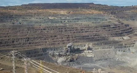Новые решения для проектирования и ведения буровзрывных работ в K-MINE